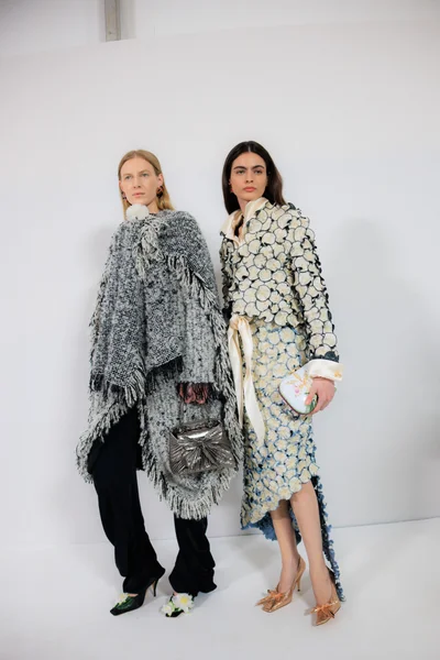 Look 32